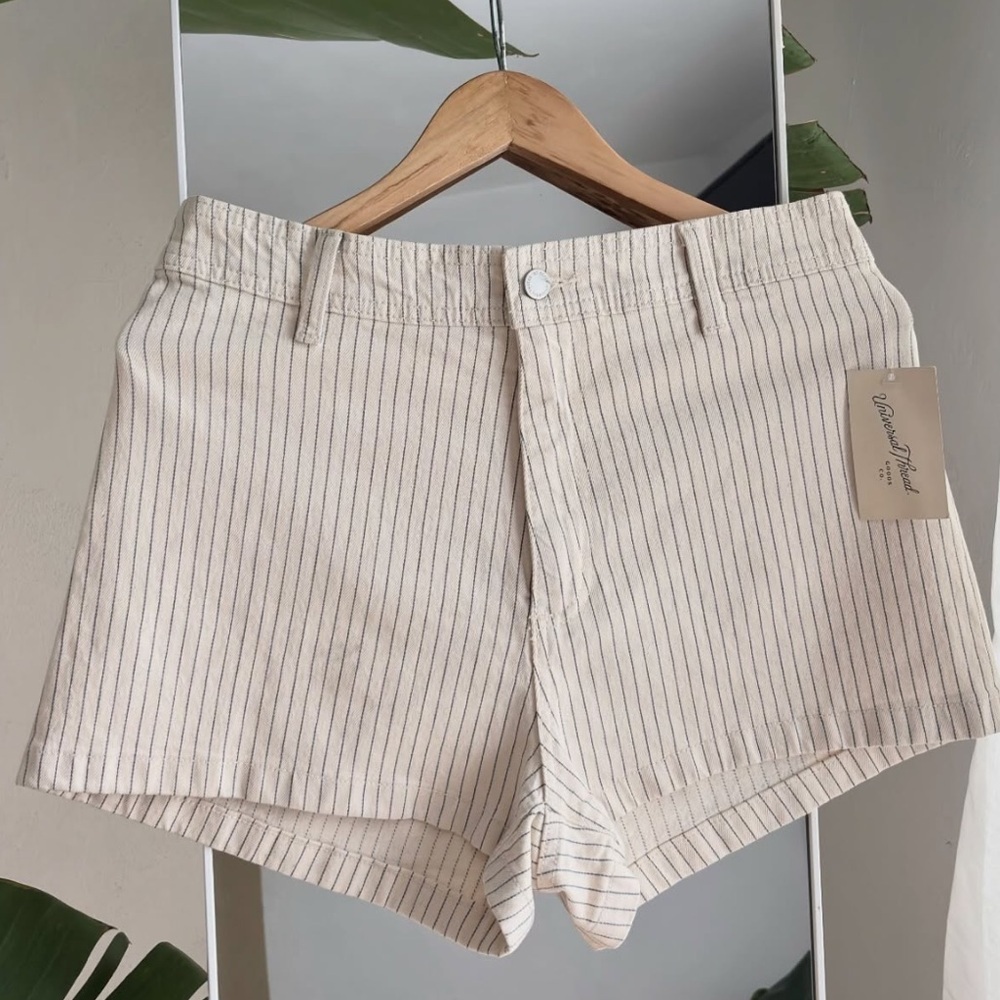 Universal Thread Women’s High Rise Sailor Shorts Size 10